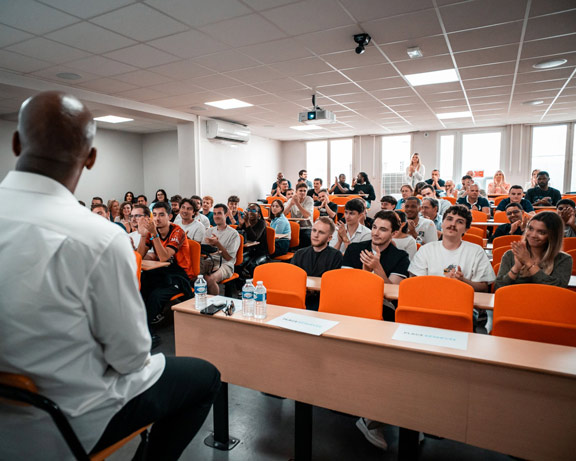Conférence MBA Management du sport avec Didier Drogba