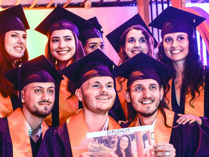 Étudiants diplômés lors de la cérémonie MBA ESG 2023 Étudiants diplômés lors de la cérémonie MBA ESG 2023